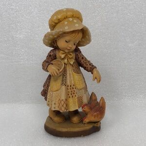 ANRI Valentine Feeding Chickens Hand Carved Wooden figurine By Sarah Kay 36/4000